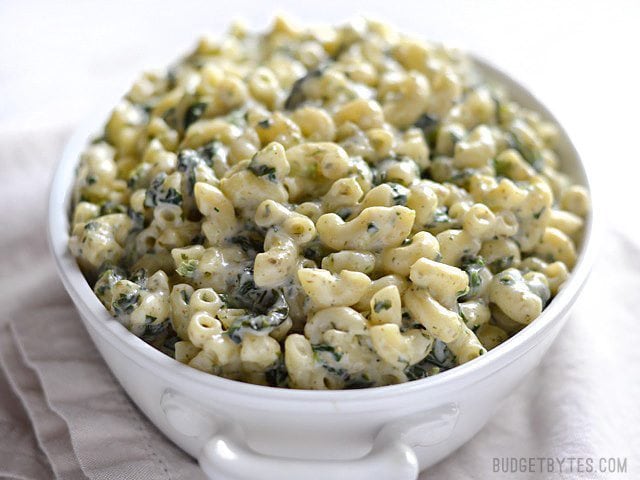 Creamy-Pesto-Mac-with-Spinach-front Dinner Ideas Served