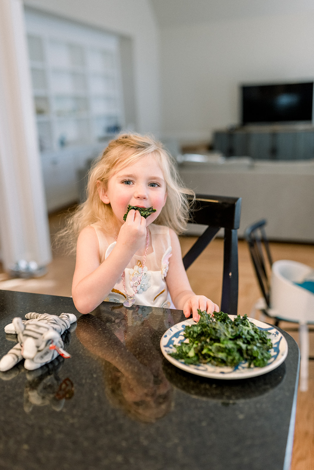 kale-recipe-quick-easy-kid-friendly EASY Kale Chip Recipe | 15 Minutes