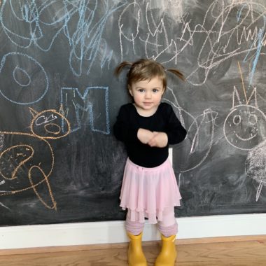 Chalkboard wall tutorial photo backdrop for kids