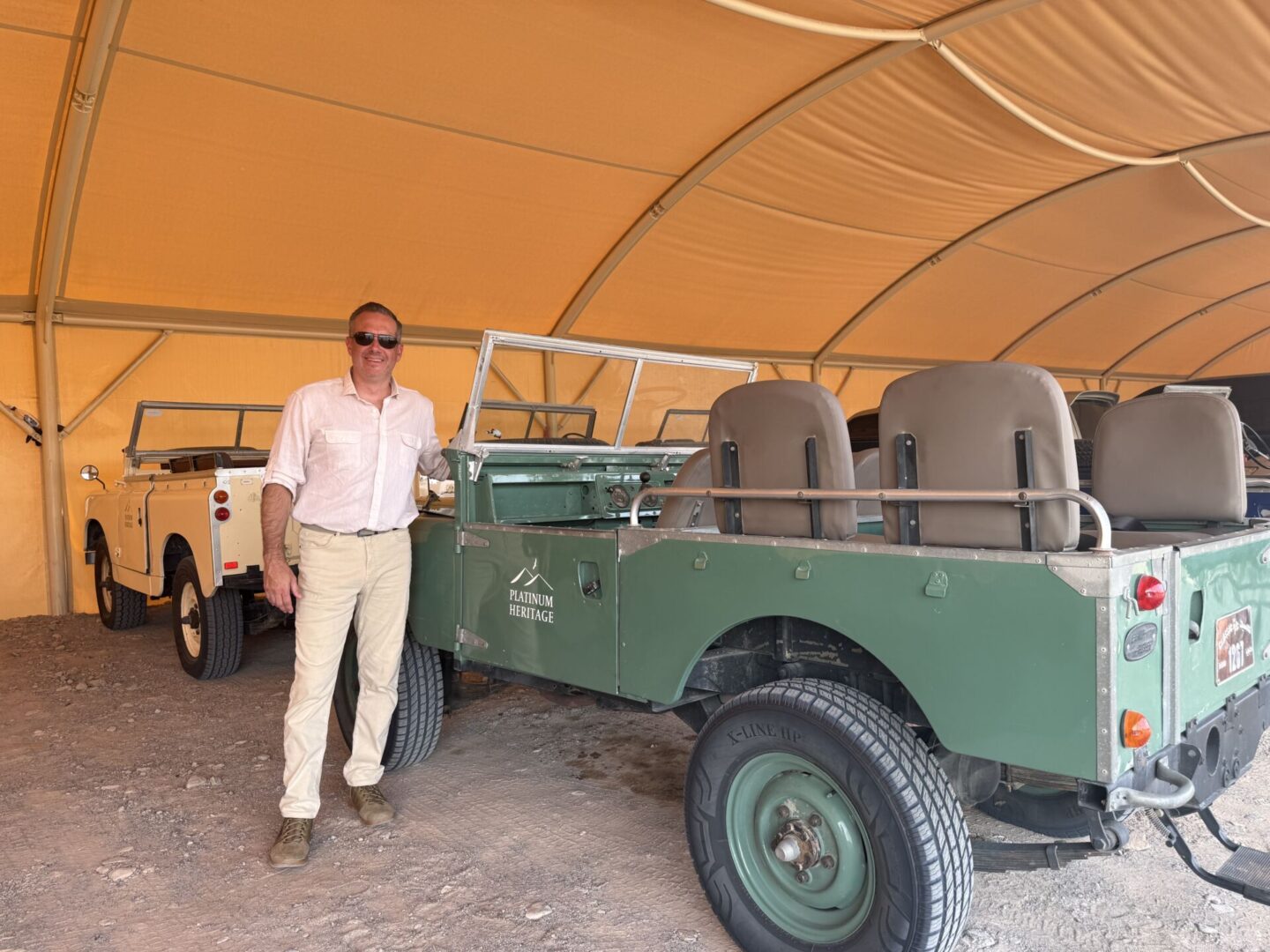 vintage-land-rover-dubai-desert-safari-1440x1080 The Desert Ended Up Being My Favorite Part of Dubai